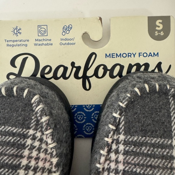 NWT Memory Foam Slippers Size Small (5-6) - Picture 4 of 4